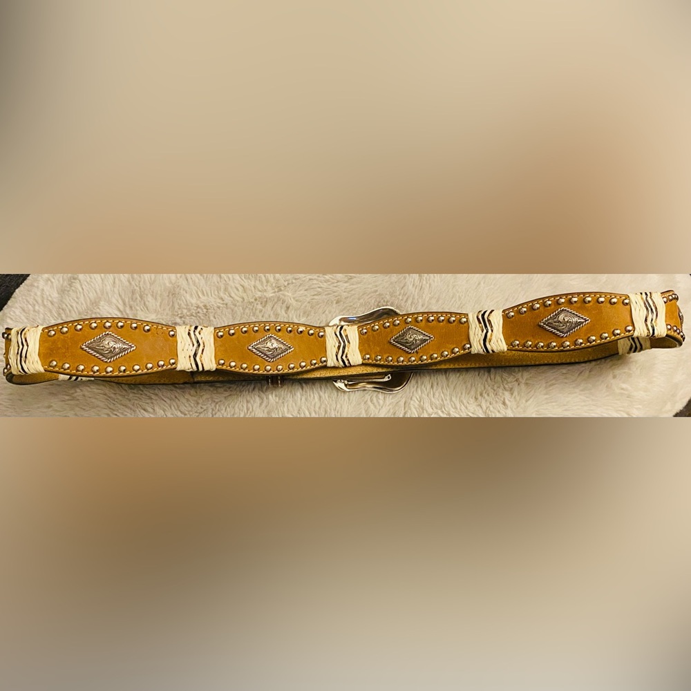 NWOT Nocona Mens Scalloped Basketweave Rawhide Laced Diamond Concho Belt - Picture 15 of 16